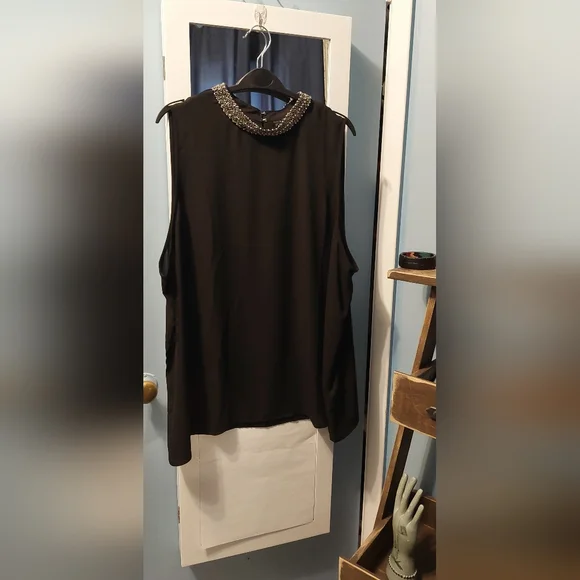 Black Chiffon with jeweled neckline - Picture 4 of 4